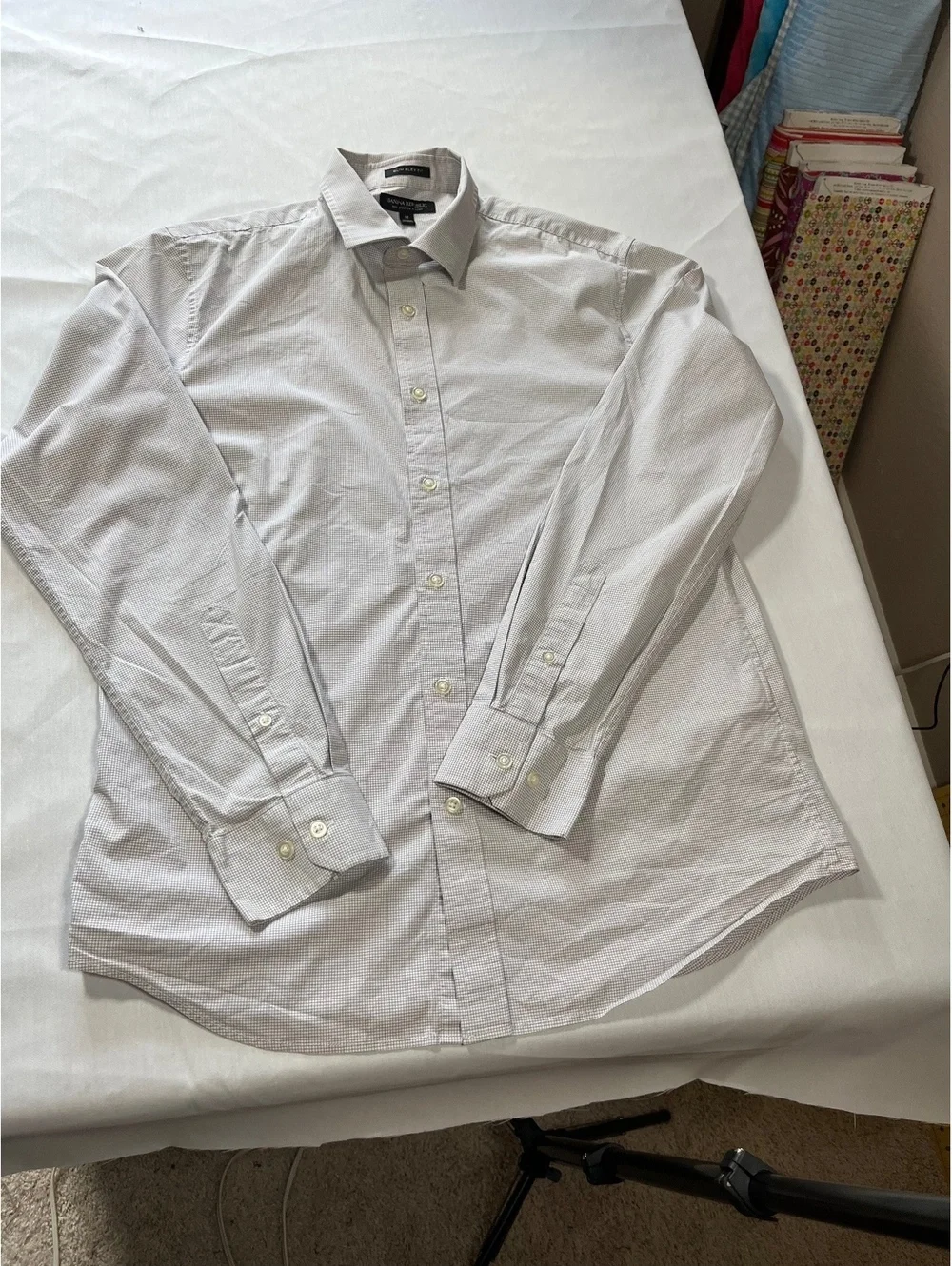 Medium Banana Republic long sleeved button up dress shirt